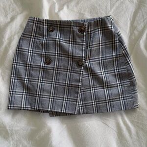 Elegant Checkered Mini Skirt